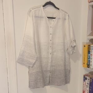 Lightweight White And Gray Button-Front Tunic Top Size M/L